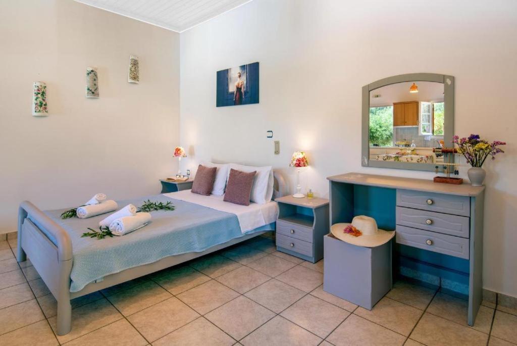 Livadi Studios With Pool Lakka  Ngoại thất bức ảnh