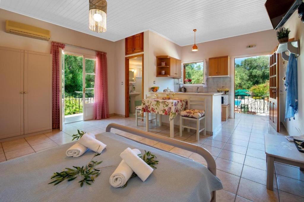 Livadi Studios With Pool Lakka  Ngoại thất bức ảnh