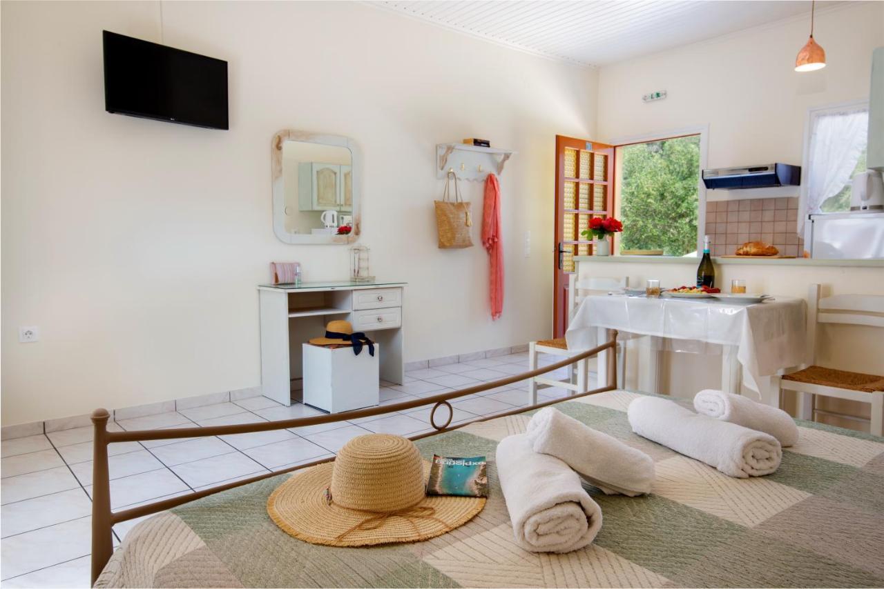 Livadi Studios With Pool Lakka  Ngoại thất bức ảnh