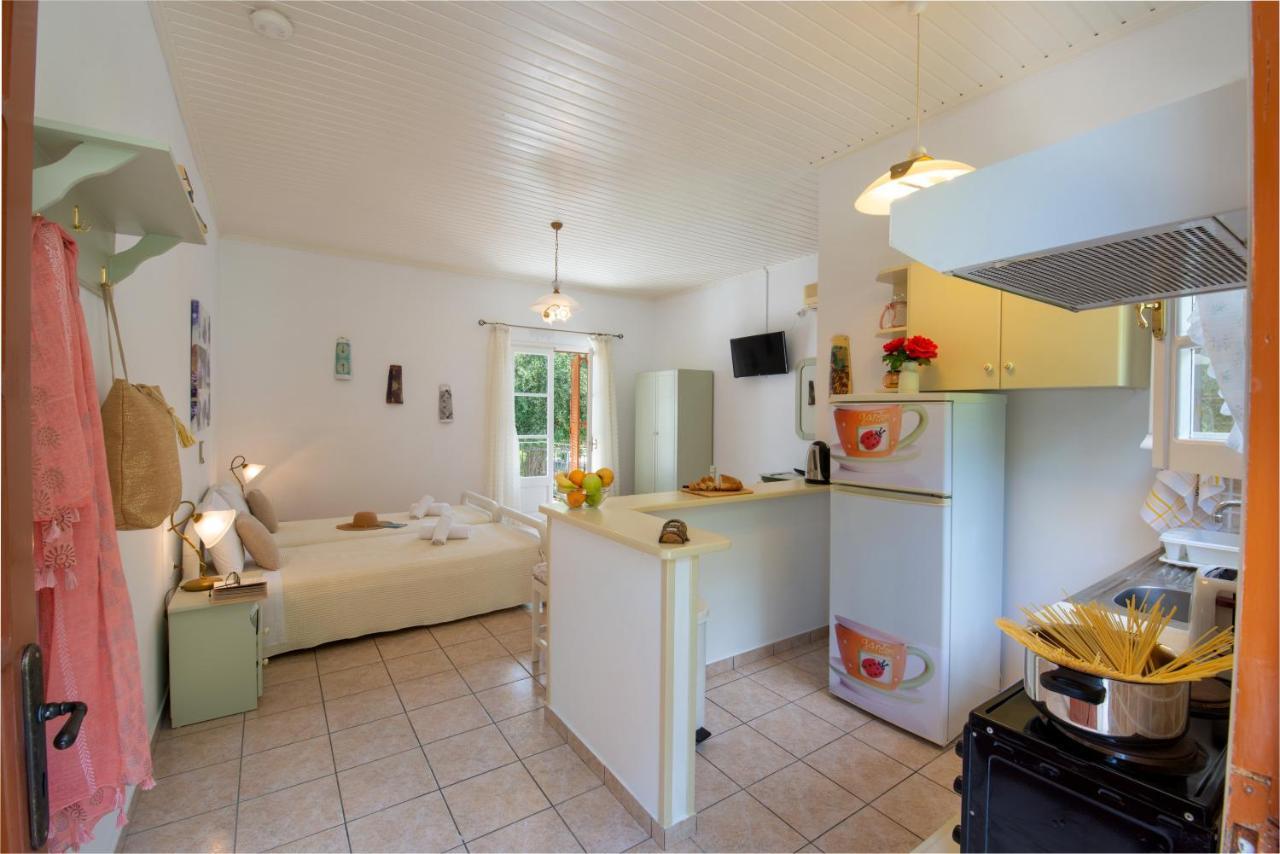Livadi Studios With Pool Lakka  Ngoại thất bức ảnh