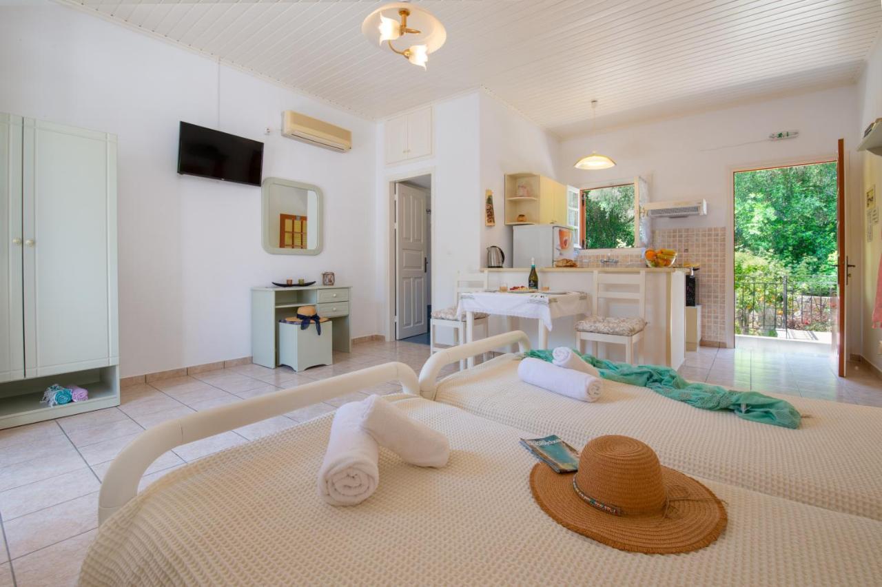 Livadi Studios With Pool Lakka  Ngoại thất bức ảnh