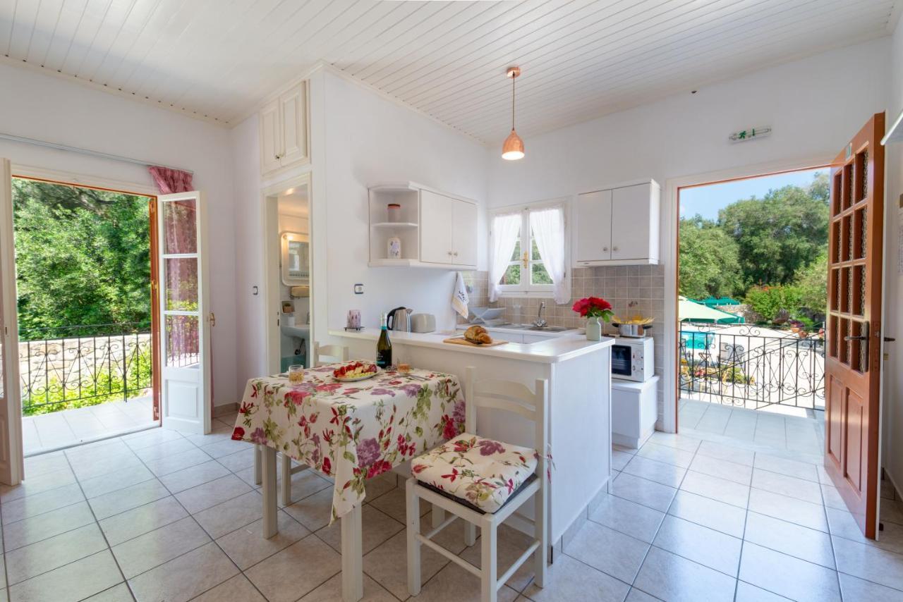 Livadi Studios With Pool Lakka  Ngoại thất bức ảnh