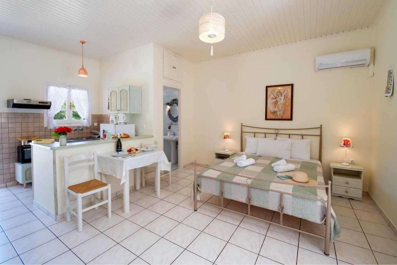 Livadi Studios With Pool Lakka  Ngoại thất bức ảnh